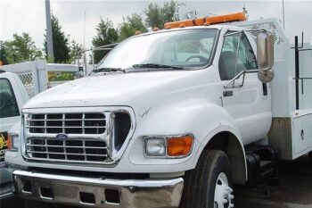 2000-to-2004-Ford-F650-F750-F850-Hood-on-truck-JP-F20__55363.1513172473.1280.1280.jpg