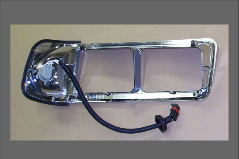 Freightliner FLD Headlight Bezel With LED Turn Signals - Left & Right Set (3 Wire)