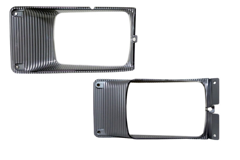 International-4900-Headlight-BEZEL-Right-Side-1661764C1.jpg