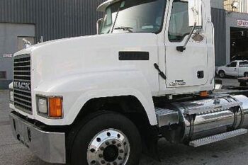 Mack-CHN-613-truck-with-Jones-Hood__05874.1512138139.1280.1280.jpg