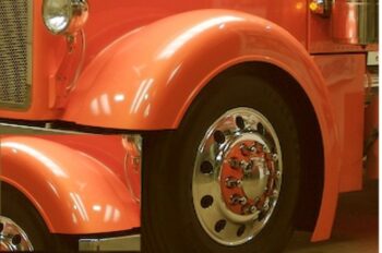 Peterbilt_379-Custom-Fender-Hoodlum-JP-P356__85031.1488554441.1280.1280.jpg