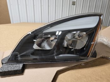 CASCADIA P4 OEM HEADLIGHT DRIVER SIDE