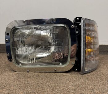 INTERNATIONAL 9900 I SERIES HEADLIGHT ASSEMBLY DRIVER SIDE FRONT VIEW