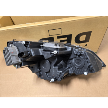 Aftermarket Freightliner P4 Cascadia Headlight Driver Side